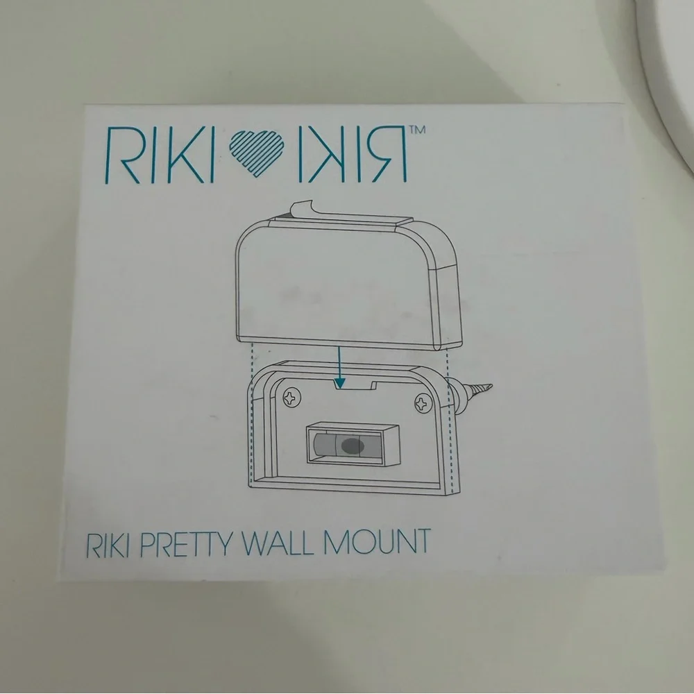 Riki Pretty Wall Mount Magnetic Magnifying Mirror Remote Control Accessories new